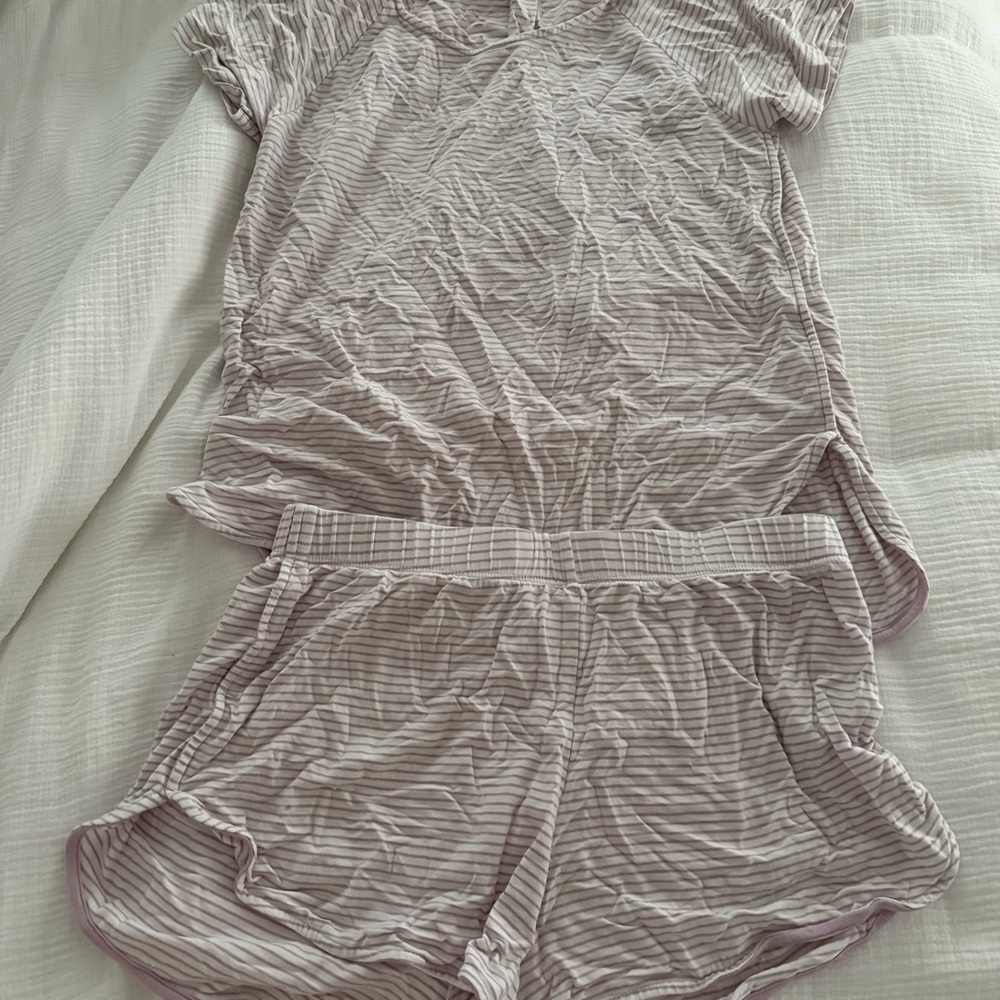PURPLE WHITE LAKE SHORT SET